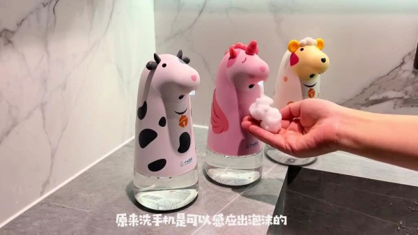 宝贝第一次住新家，居然惊呆了