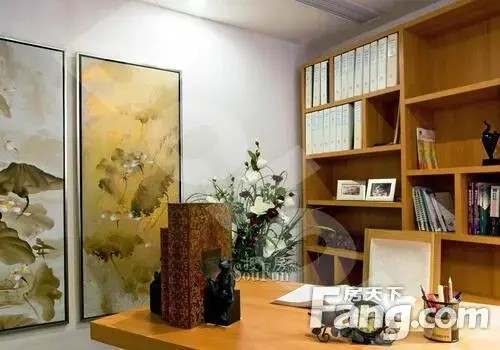 书房里一般放些什么东西 ?