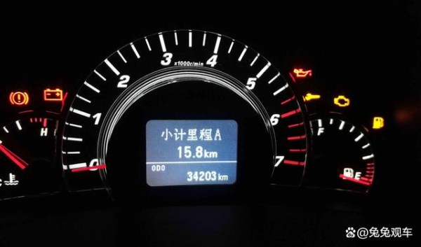 开了多年车才知道，所谓老司机传授的，这几个省油技巧全是骗人的-有驾