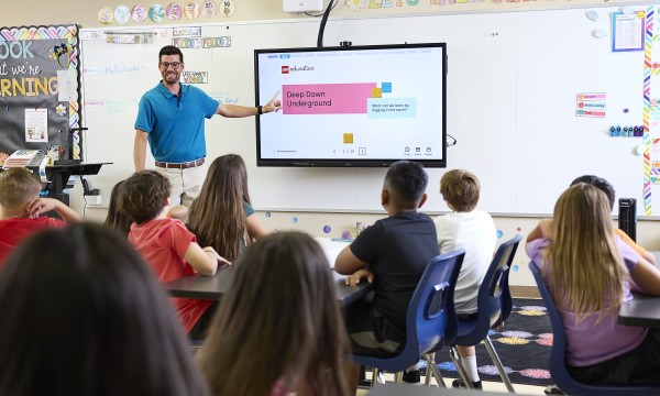 Sci_45621_Lifestyle_Teaching_4000x2400.png