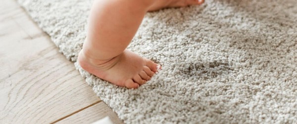 Cómo quitar manchas de una alfombra