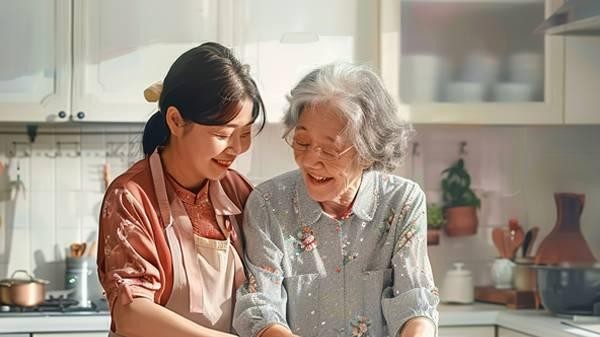 “吃饭八分饱”错了？医生提醒：65岁后老人吃饭要尽量做到这5点