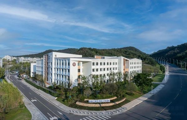 专业护理让晚年生活更美好：泰康之家的实践