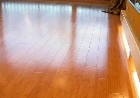 地板打蜡什么牌子好？地板打蜡注意事项？