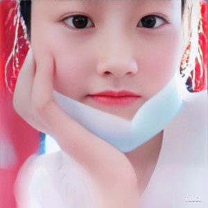 深蓝色的