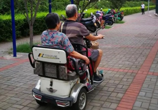 不要驾照的人性化出行方案，不查车、不罚款，适合60岁以上长者-有驾