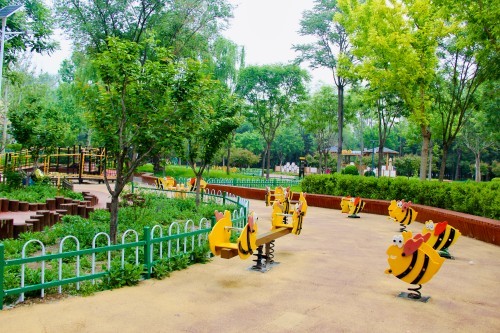 小蜜蜂主题公园景观1.jpg