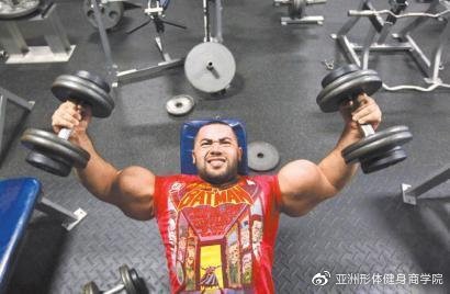过来人告诉你做健身教练压力大不大