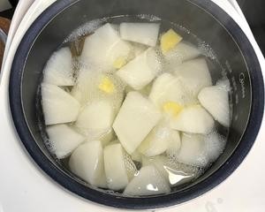 极简生活 当归清炖牛腱子(电饭锅1-2小时)的做法 步骤1