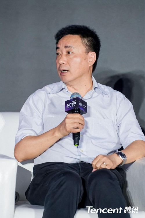 IEEE计算机学会技术成就奖得主、合肥工业大学大数据知识工程教育部重点实验室主任、长江学者 吴信东