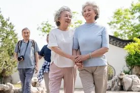 退休5年,我试了5种旅行方式,才发现这2种方式最适合我们老年人图片
