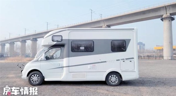 适合老两口的C型房车全方位体验：爱旅途自行式房车-有驾