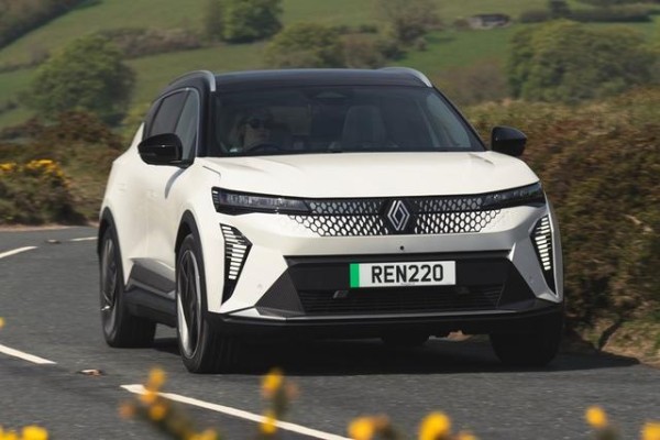 2025 年最佳家用电动汽车 - 完美应对生活中的各种情况-有驾