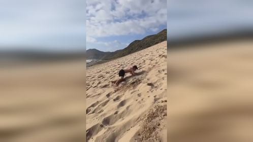 下山还玩杂技
