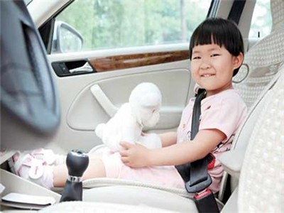 带宝宝自驾游出行，注意几个乘车安全误区