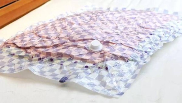 梅雨梅雨梅雨季！妈妈亲授的衣服“抗霉秘籍”，一个塑料袋就解决！