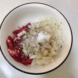 家庭版牛肉小汉堡(附带牛肉饼制作方法)的做法 步骤1