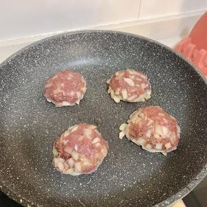 家庭版牛肉小汉堡(附带牛肉饼制作方法)的做法 步骤10