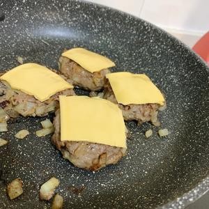家庭版牛肉小汉堡(附带牛肉饼制作方法)的做法 步骤12