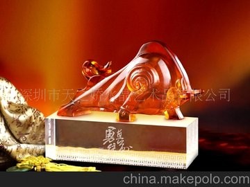 供应勇往直前牛，牛市金牛摆件