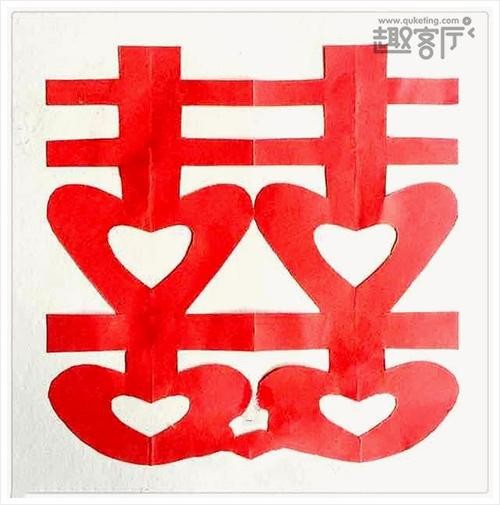 在日常生活中喜字剪纸一般都是出现在婚嫁的场所人们喜欢用双喜字的