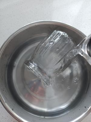 自制酸奶 超简单！（牛奶+发酵粉）的做法 步骤2
