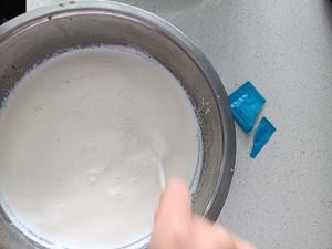 自制酸奶 超简单！（牛奶+发酵粉）的做法 步骤5