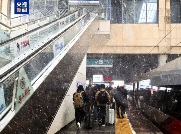 山东暴雪冲上热搜！多地下发紧急通知：停课、停运、高速封闭……