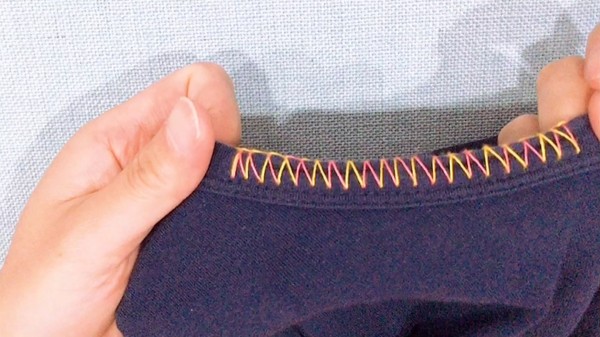 神奇双色锁边针法来了！衣服脱线，装饰衣领，袖口，都适用