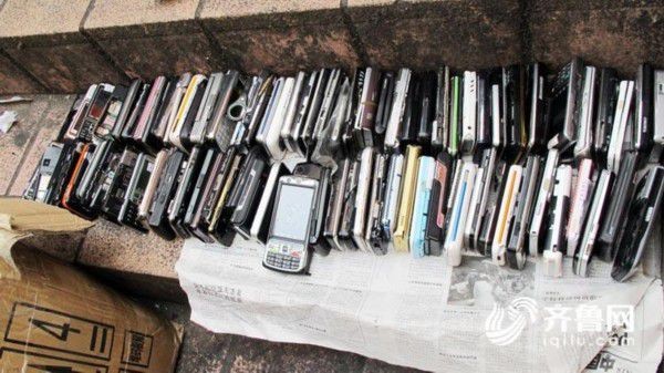 记者调查:废旧手机都去哪儿了 电子垃圾怎么处理