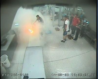 过安检时竟自燃 移动电源安全使用秘籍 