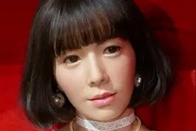 日本机器人步入生活，除了生孩子什么都会，网友：价格贵了点视频封面