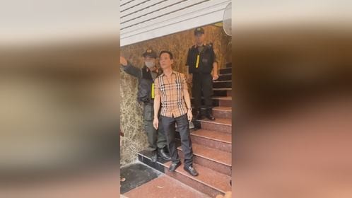 越南一间KTV被查，吃瓜群众最喜欢看KTV公主游街示众了……