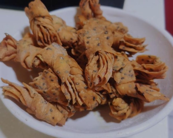 陕西传统零食-蛋巧的做法