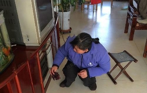 为什么家里天天擦还有积灰？多年老保姆教你三招，让家里一尘不染