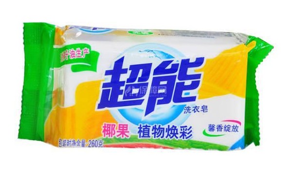 生活小窍门：你知道怎么有效洗掉衣服上的油渍吗？