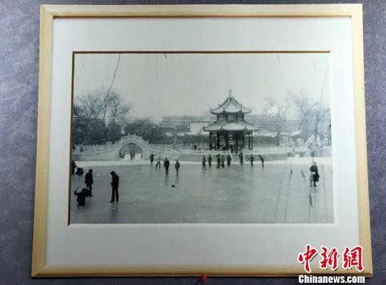 拍摄于1986年冬的保定古莲花池。　徐巧明 摄