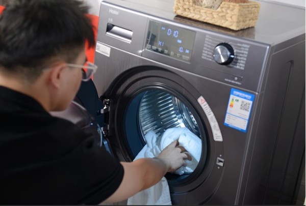 海尔打造生活精致圈有妙招：轻松洗净衣领袖口的洗衣机了解一下？