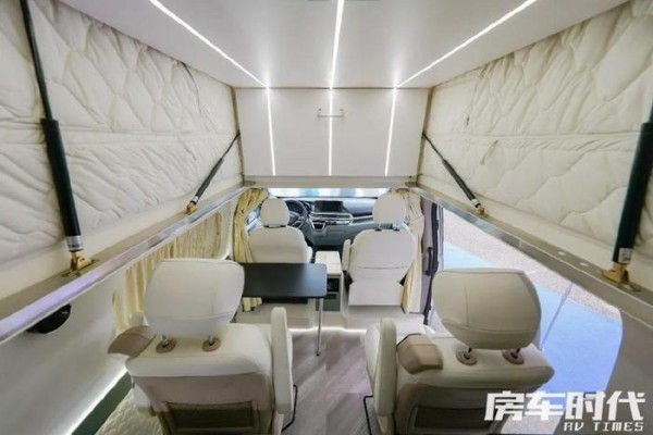 威尔特芬星海3号升顶房车 精巧高质感 露营私驾一把好手