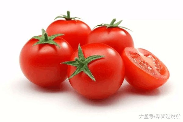生活百科: 四种挑选食材小技巧, 西红柿顶部凸出部分是点过激素的