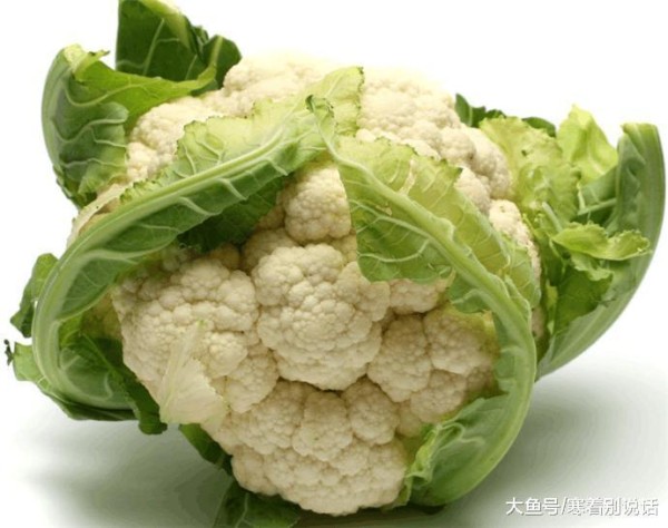 生活百科: 四种挑选食材小技巧, 西红柿顶部凸出部分是点过激素的