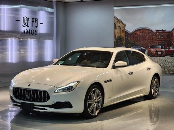 30万预算下的V8性能之选：超值二手车体验-有驾