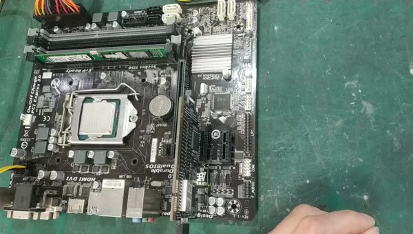 技嘉b85通电反复重启,师傅告诉你这种故障如何修复#硬声创作季