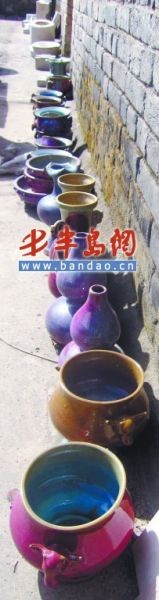 烧制好等待仿古的瓷器