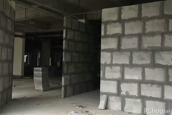 　　很多人会问室内墙面装修用什么材料环保?我们都知