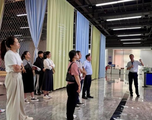聚焦绿碳会丨媒体采风团探访2025湖州绿碳创新亮点