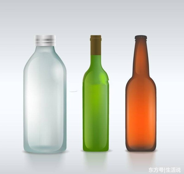 5、领带打皱了，没法出门，没有熨斗也不用着急，可以用啤酒瓶把领带卷在上边，第二天早晨就能很平展了。