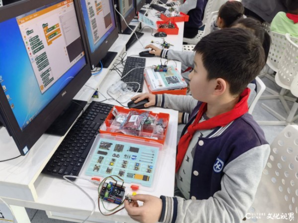 《山东科技报》刊登山东师范大学附属小学科创教育实践案例《让科技教育扎根日常》