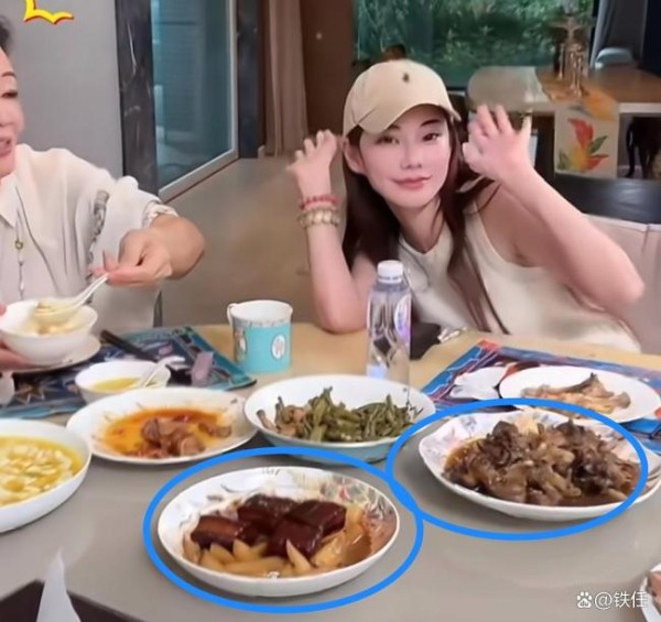 张兰汪小菲一家齐聚吃饭聊天网友点赞 温馨家宴透露生活点滴