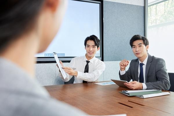 普通雇员：工作与生活的平衡之道图1
